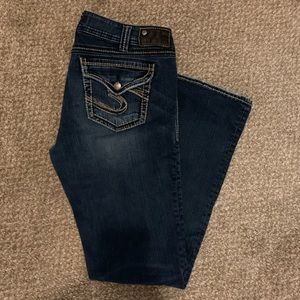 ⭐️Silver Suki Jeans 31x33⭐️